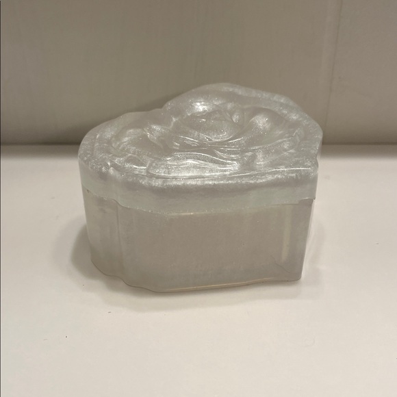 Pick (1) Heart-Shaped Jar - Picture 6 of 7